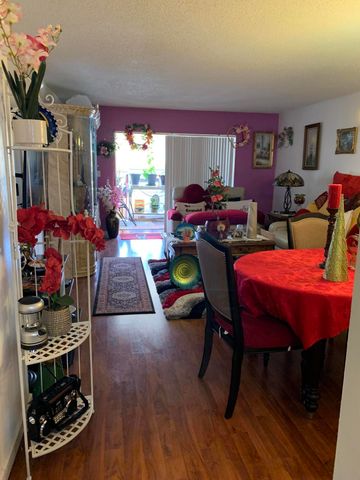 7887 Golf Cir Drive 212, Margate, FL 33063