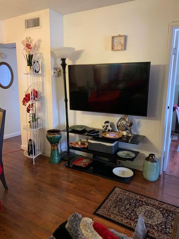 7887 Golf Cir Drive 212, Margate, FL 33063