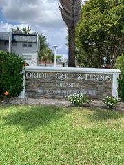 7887 Golf Cir Drive 212, Margate, FL 33063