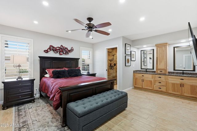 8232 E NIDO Avenue, Mesa, AZ 85209