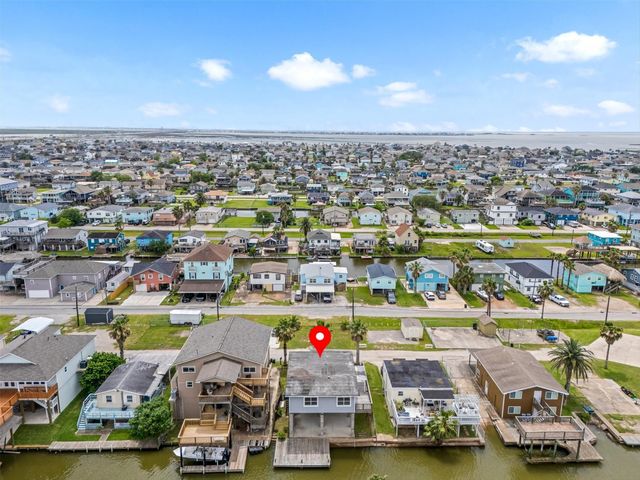 21 Edgewater Street, Hitchcock, TX 77563