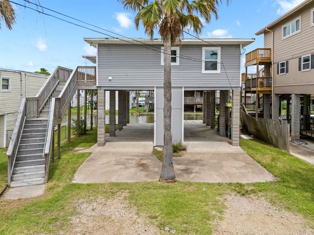 21 Edgewater Street, Hitchcock, TX 77563