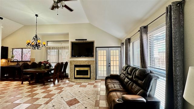 924 S Old Orchard Lane, Lewisville, TX 75067