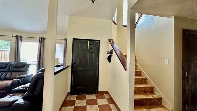 924 S Old Orchard Lane, Lewisville, TX 75067