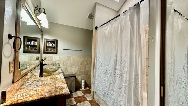 924 S Old Orchard Lane, Lewisville, TX 75067