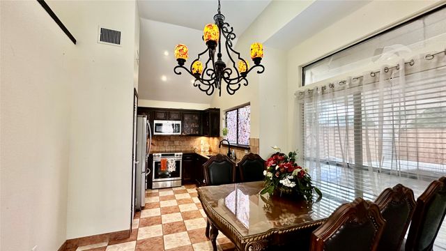 924 S Old Orchard Lane, Lewisville, TX 75067