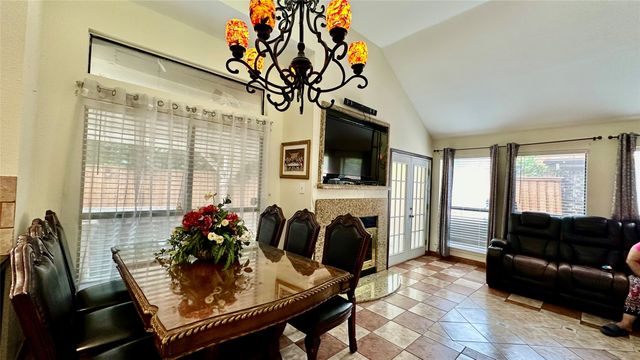 924 S Old Orchard Lane, Lewisville, TX 75067