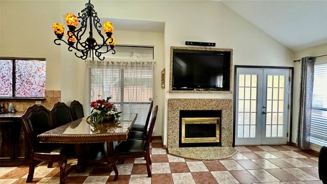 924 S Old Orchard Lane, Lewisville, TX 75067