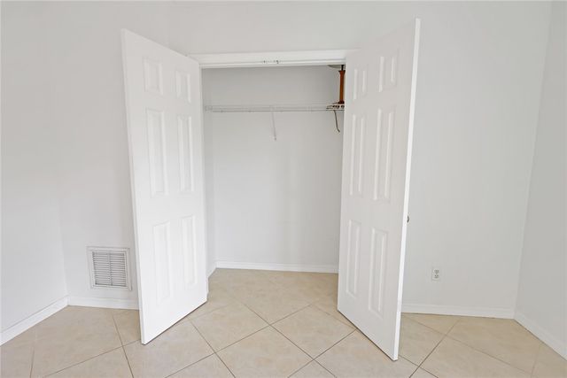 1915 Westminster Circle 17-5, Vero Beach, FL 32966