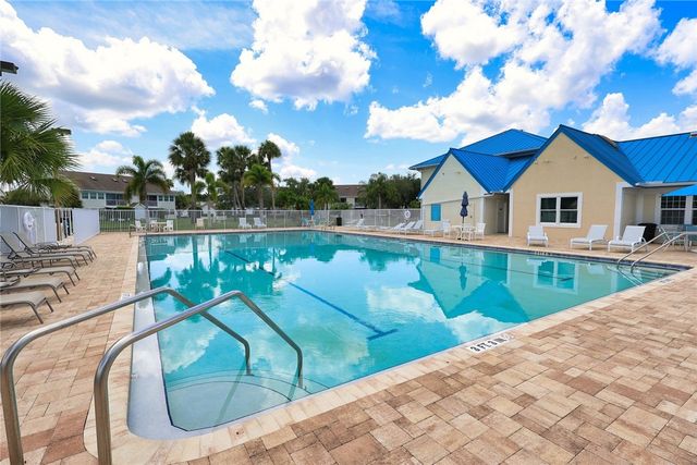 1915 Westminster Circle 17-5, Vero Beach, FL 32966