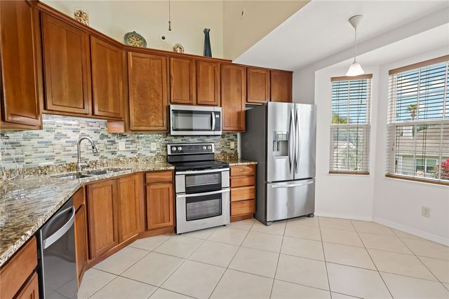 1915 Westminster Circle 17-5, Vero Beach, FL 32966
