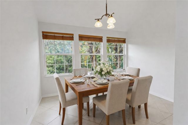 1915 Westminster Circle 17-5, Vero Beach, FL 32966