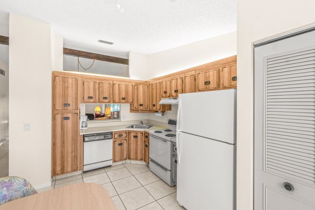 704 Sunny Pine Way C, Greenacres, FL 33415