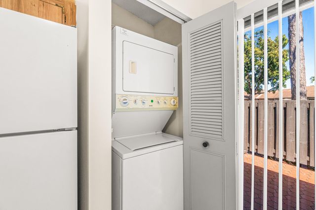 704 Sunny Pine Way C, Greenacres, FL 33415