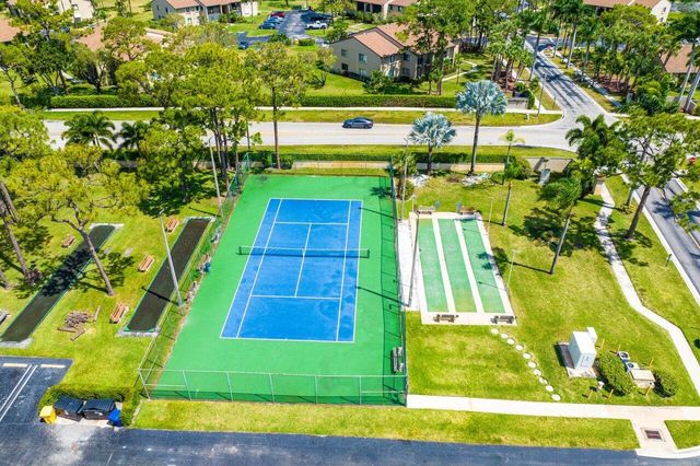 704 Sunny Pine Way C, Greenacres, FL 33415