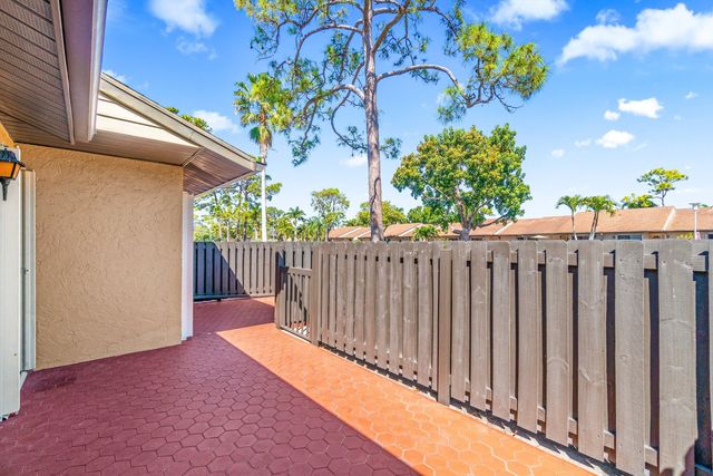 704 Sunny Pine Way C, Greenacres, FL 33415