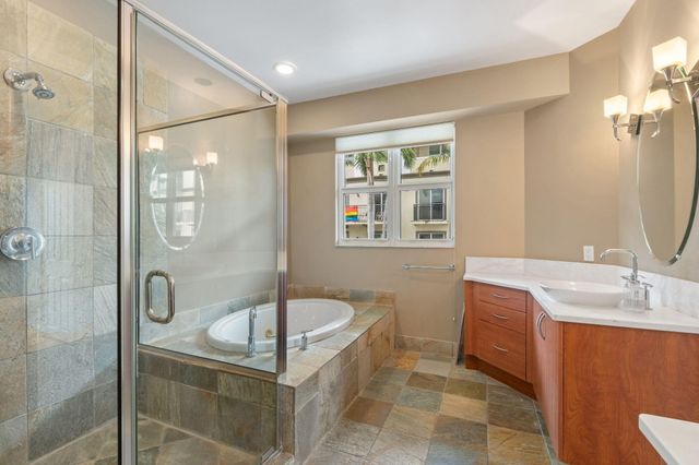 2617 NE 14th Avenue 109, Wilton Manors, FL 33334