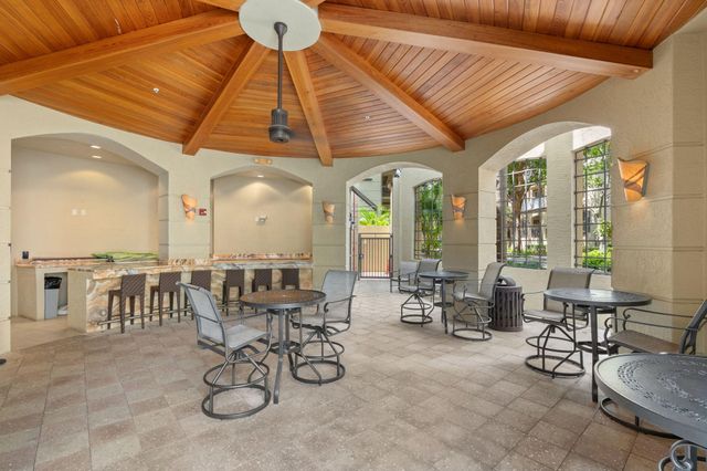 2617 NE 14th Avenue 109, Wilton Manors, FL 33334