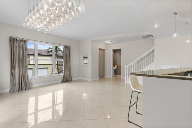 2617 NE 14th Avenue 109, Wilton Manors, FL 33334