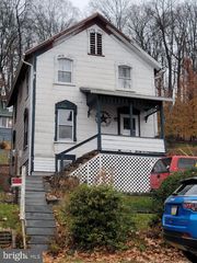1320 CAMERON AVE, Tyrone, PA 16686