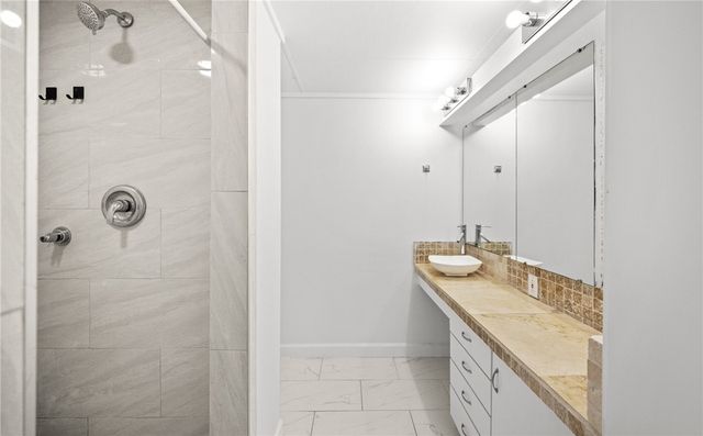 4600 Ocean Dr, Corpus Christi, TX 78412