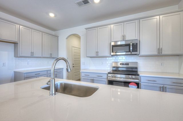 3296 Ventura Ave, White House, TN 37188