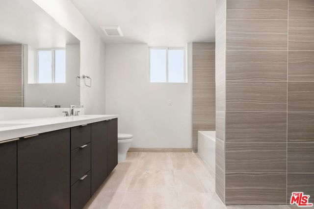 1226 S Bedford Street 301, Los Angeles, CA 90035