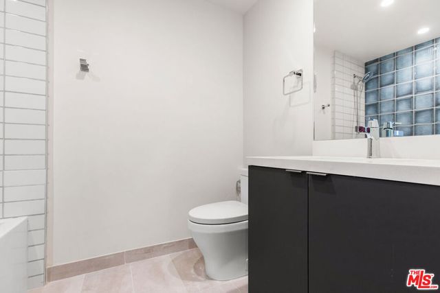 1226 S Bedford Street 301, Los Angeles, CA 90035