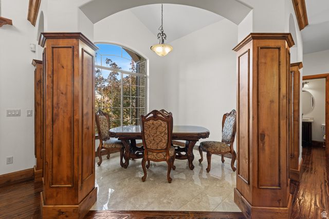 10637 S CRESCENT BEND DR, Sandy, UT 84070