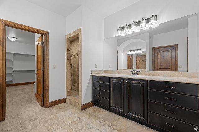 10637 S CRESCENT BEND DR, Sandy, UT 84070