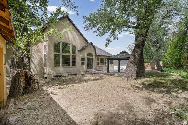 10637 S CRESCENT BEND DR, Sandy, UT 84070