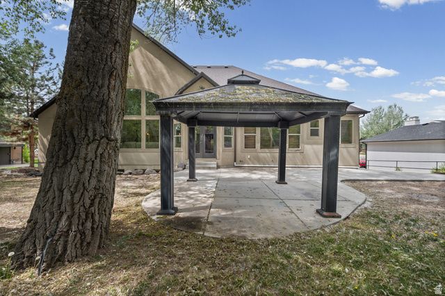 10637 S CRESCENT BEND DR, Sandy, UT 84070