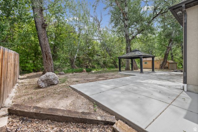 10637 S CRESCENT BEND DR, Sandy, UT 84070