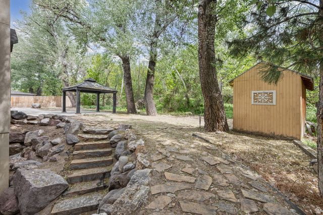 10637 S CRESCENT BEND DR, Sandy, UT 84070