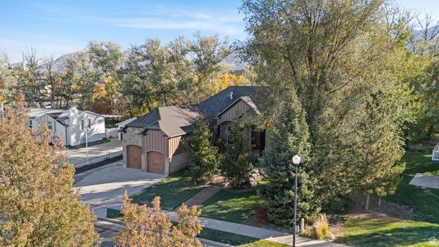 10637 S CRESCENT BEND DR, Sandy, UT 84070