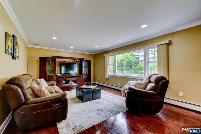 6 Linda Street, Par-troy Hills Twp., NJ 07054