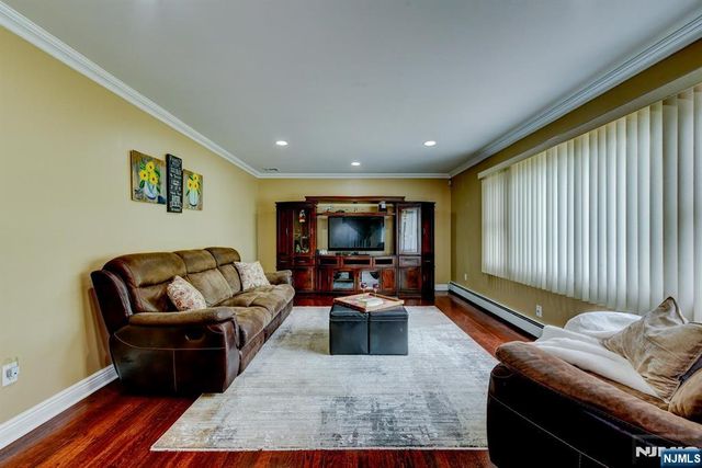 6 Linda Street, Par-troy Hills Twp., NJ 07054