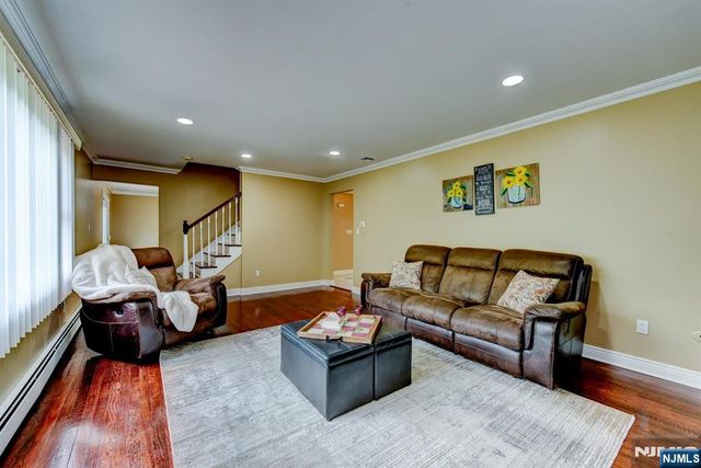 6 Linda Street, Par-troy Hills Twp., NJ 07054