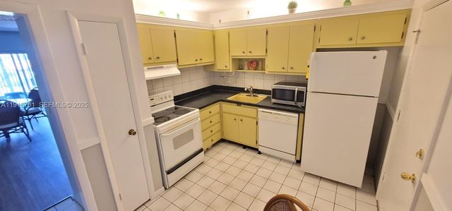 4880 NW 22nd Street 301, Lauderhill, FL 33313