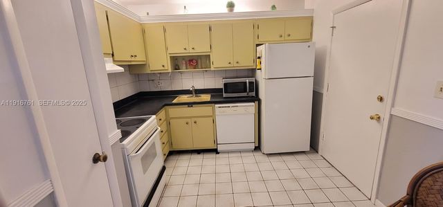 4880 NW 22nd Street 301, Lauderhill, FL 33313