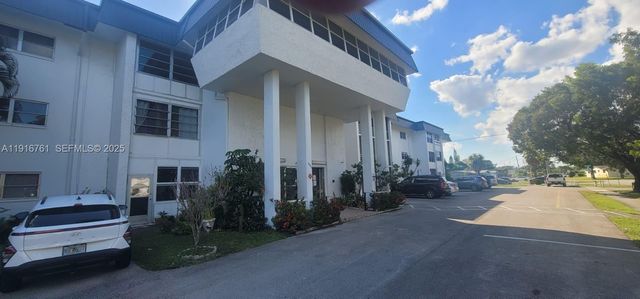 4880 NW 22nd Street 301, Lauderhill, FL 33313