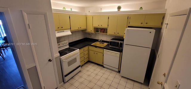 4880 NW 22nd Street 301, Lauderhill, FL 33313