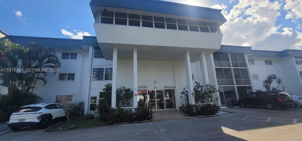 4880 NW 22nd Street 301, Lauderhill, FL 33313