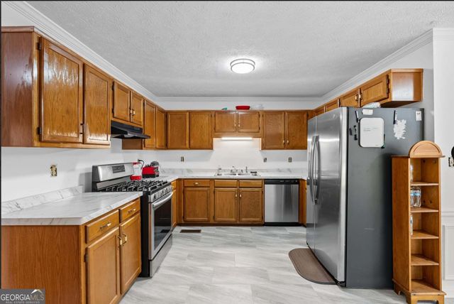 220 Daileys Plantation Drive, Mcdonough, GA 30253