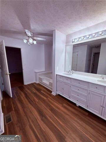 220 Daileys Plantation Drive, Mcdonough, GA 30253