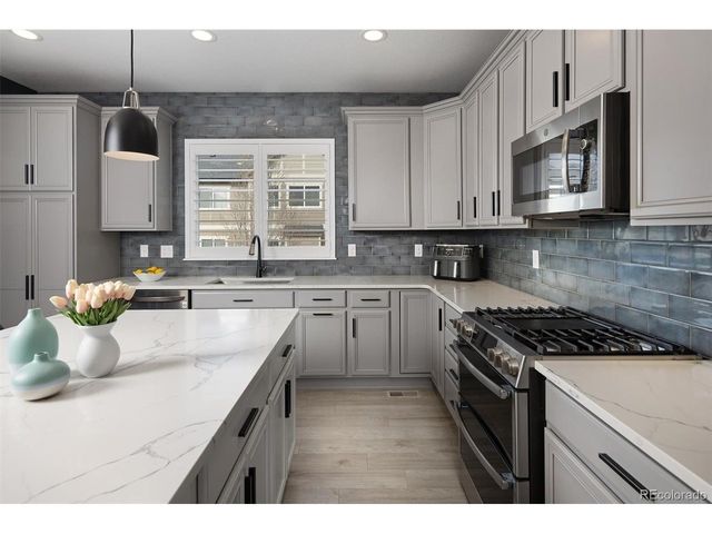 1081 Equinox Ln, Erie, CO 80516