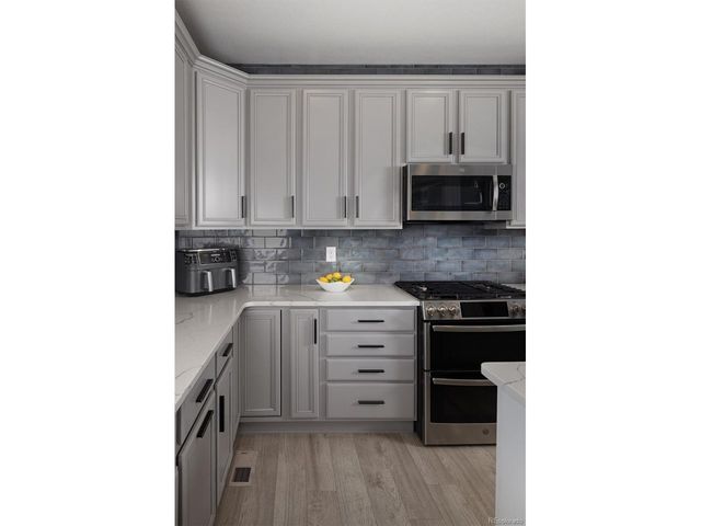 1081 Equinox Ln, Erie, CO 80516