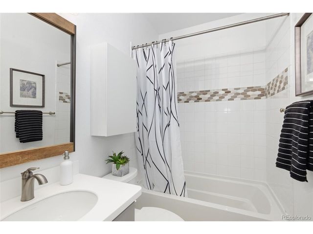 1081 Equinox Ln, Erie, CO 80516