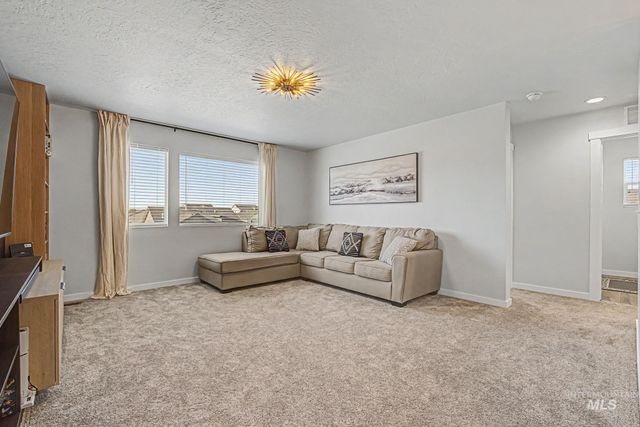 5318 E Grizzly, Nampa, ID 83687
