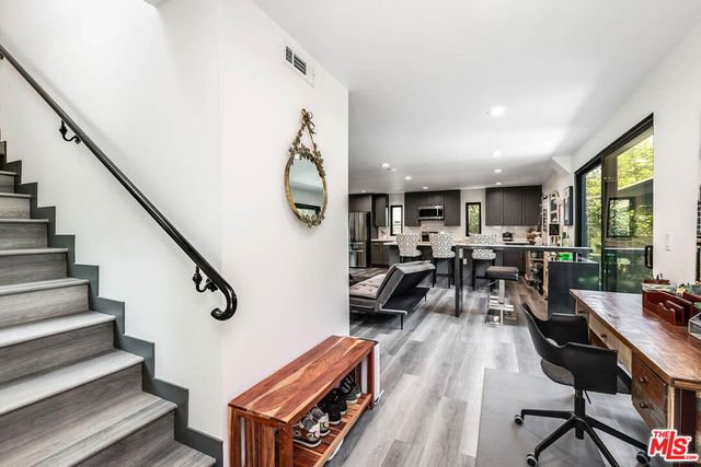 223 N St Andrews Place, Los Angeles, CA 90004